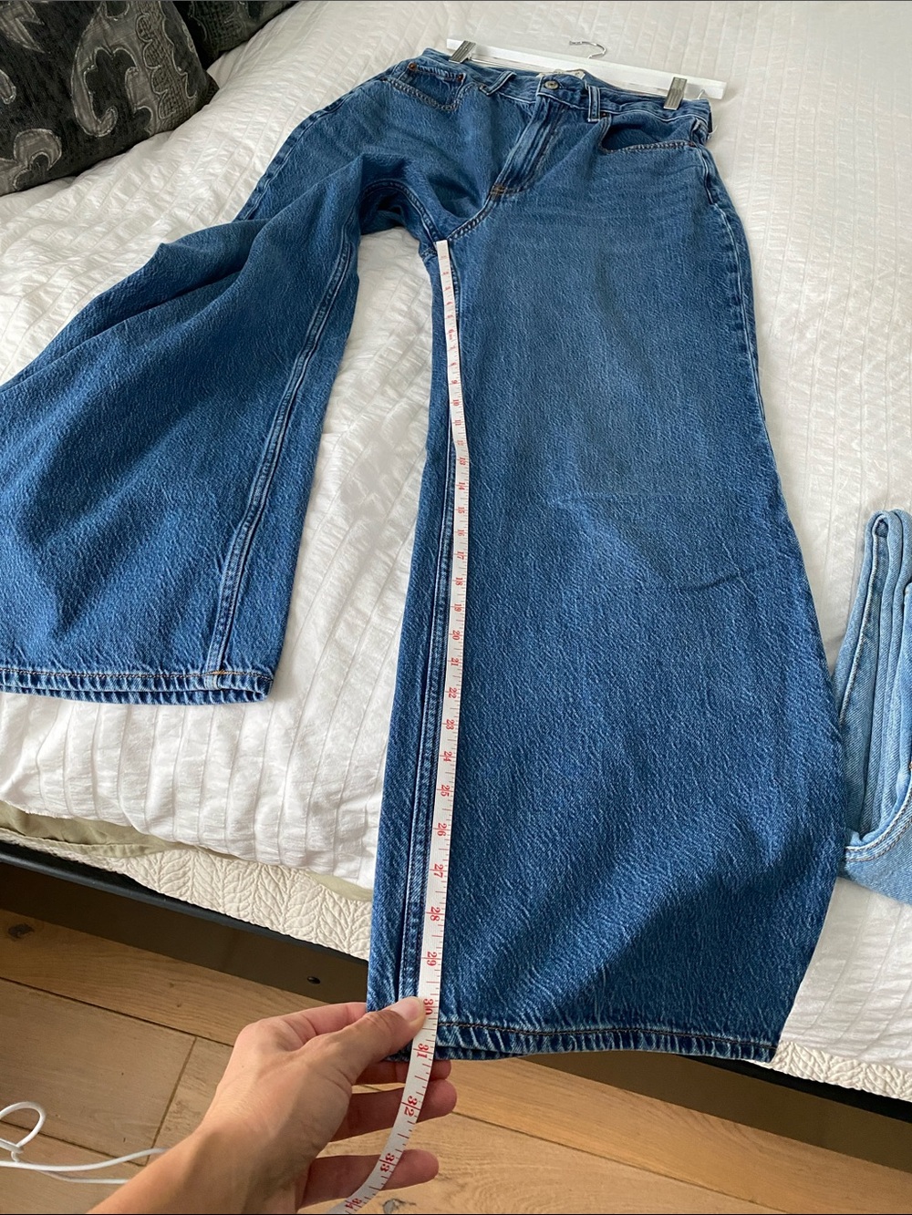 A&F Wide Leg High Rise - Picture 7 of 9